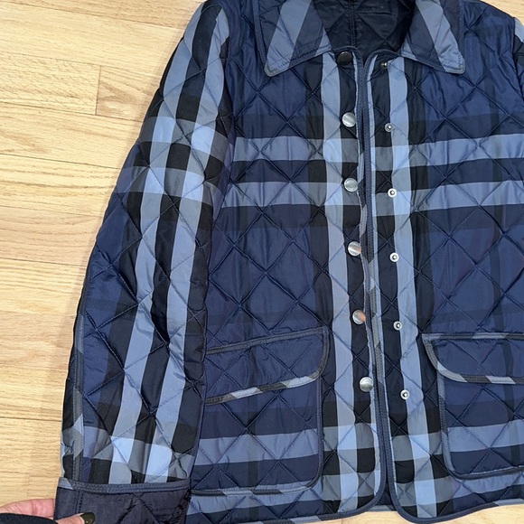 Womens Burberry Jacket - Picture 6 of 14